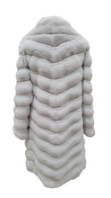 Load image into Gallery viewer, 2025-2026 Fall Winter collection Ice white Chinchilla Chevron cut with English collar