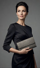 Load image into Gallery viewer, Ostrich clutch