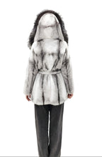 Load image into Gallery viewer, 2025-2026 Fall Winter collection Natural cross mink with Silver fox