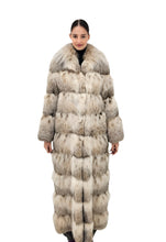 Load image into Gallery viewer, 2025-2026 Fall Winter collection Full length Lynx with the hood